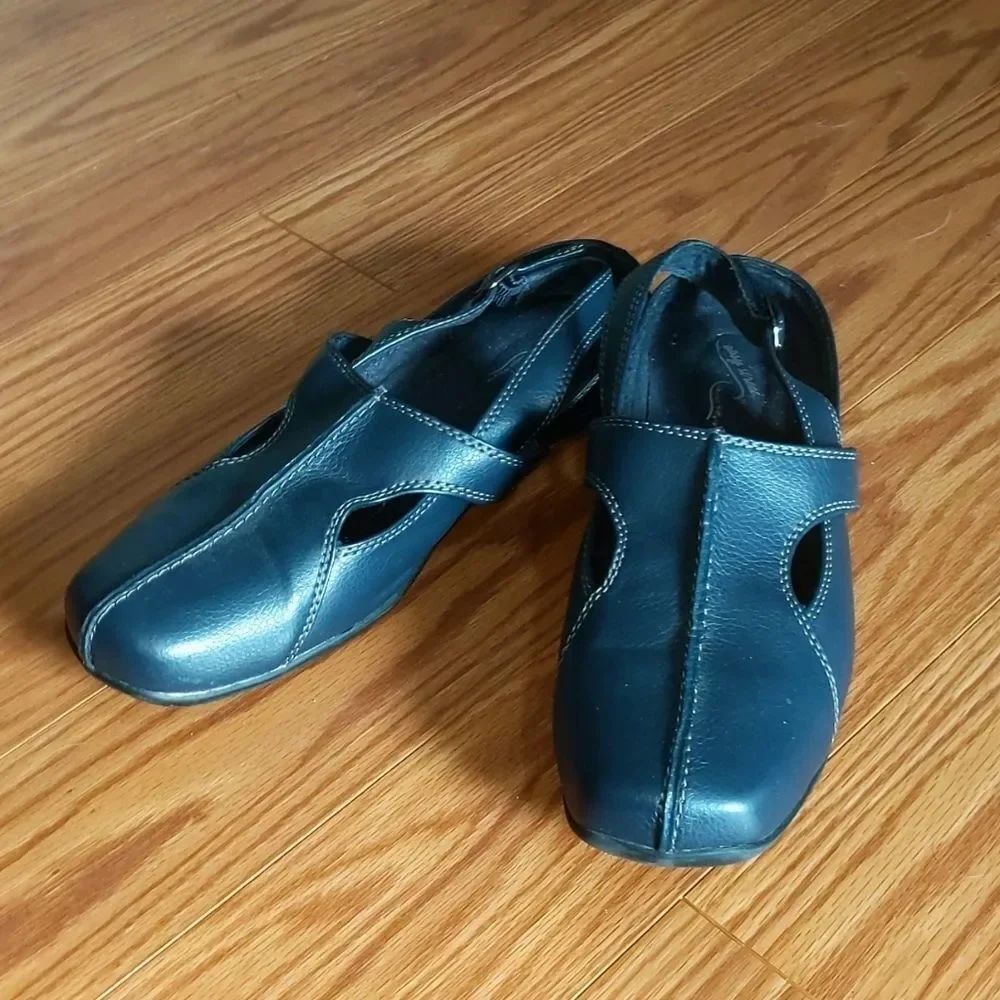 Easy Street comfort wave navy flatsSz 9W
